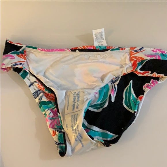 Bathing suite - Picture 4 of 9